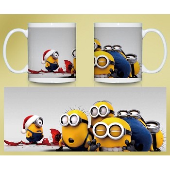 Despicable Me cup BZ977