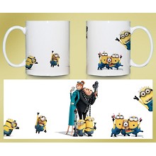 Despicable Me cup BZ976