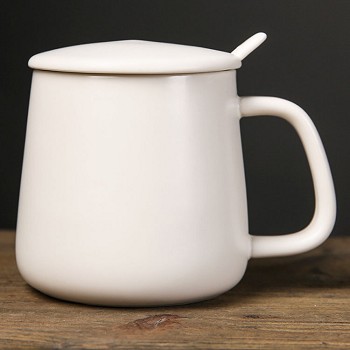 The ceramic cup mug