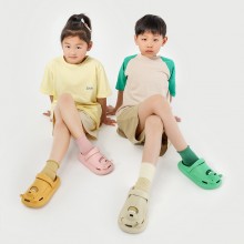 The cartoon bear shoes slippers for kid
