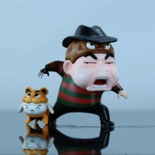 Crayon Shin-chan cos Freddy anime figure