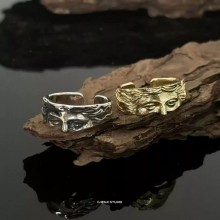 Punk Venus Sculpture Half Face Rings