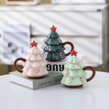 Christmas Tree Ceramic Mug with Lid and Brown Hand Grip Star Cup